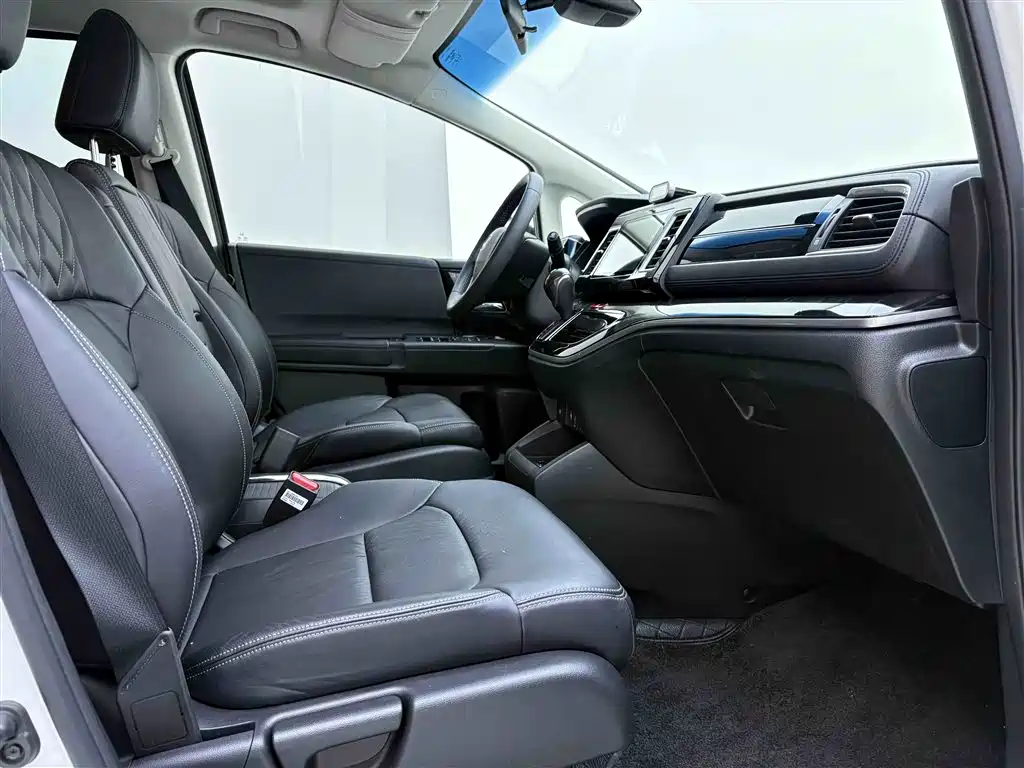 Honda Elysion 2019 2.0L Hybrid Supreme Edition