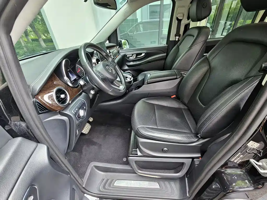 Mercedes-Benz V-Class 2018 V 260 Exclusive Edition China VI