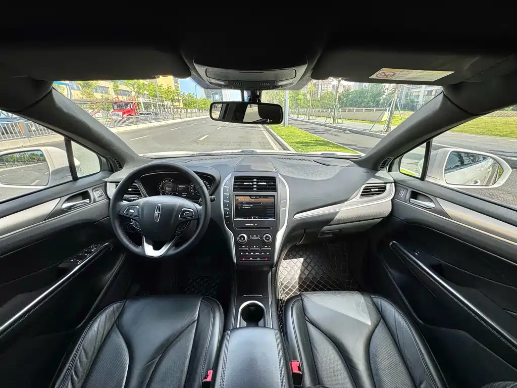 Lincoln MKC 2014 model 2.0T FWD Premium Edition