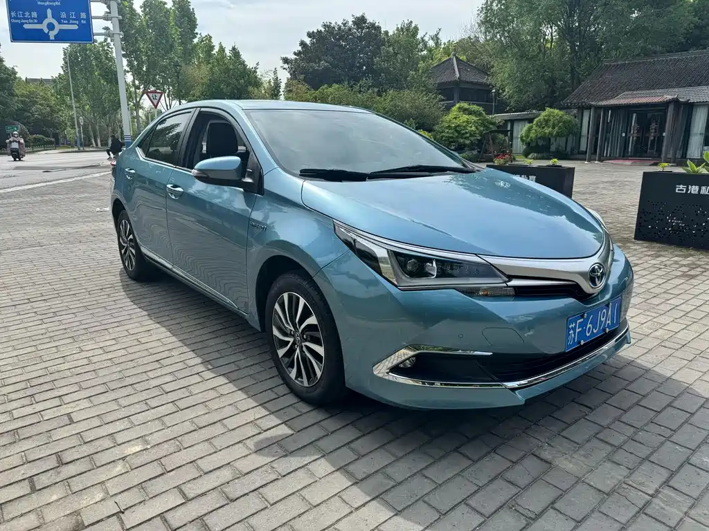 Toyota Corolla 2017 Facelift Hybrid 1.8L E-CVT Elite Edition