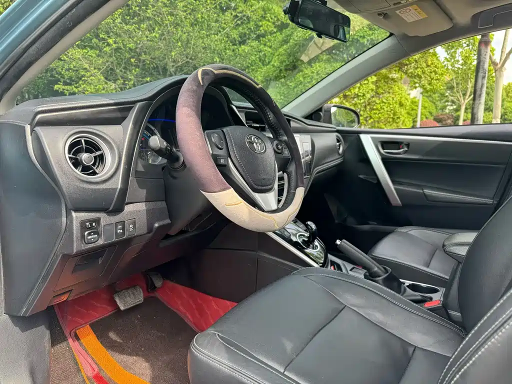Toyota Corolla 2017 Facelift Hybrid 1.8L E-CVT Elite Edition