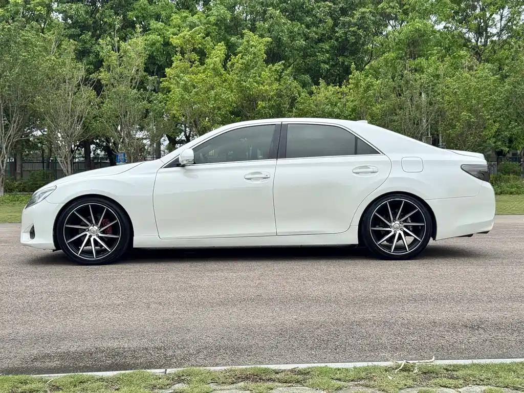 Reiz 2013 2.5V Jingrui Edition