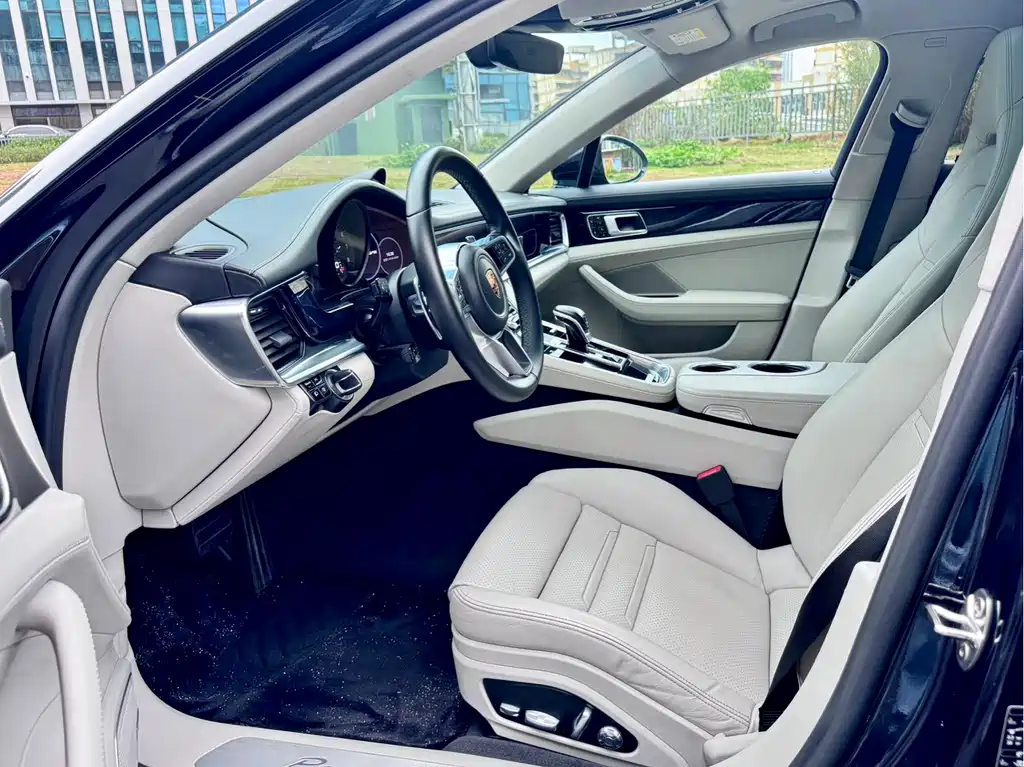 2017 Porsche Panamera Executive LWB 3.0T
