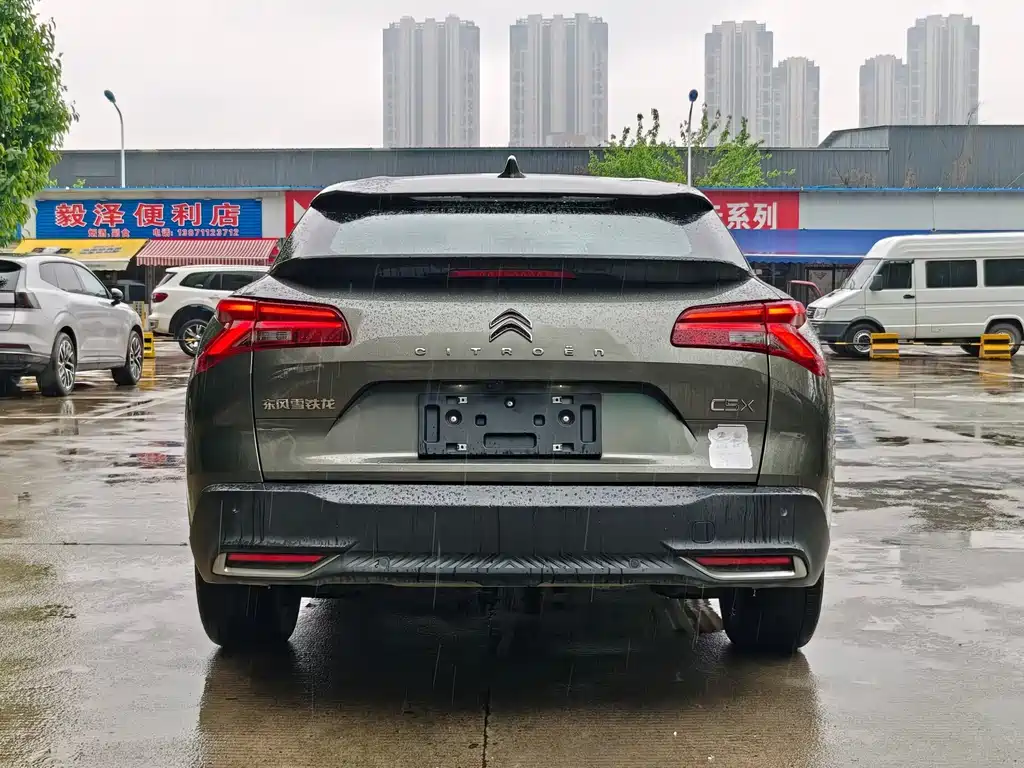 凡尔赛C5 X 2022款 1.6T 势不凡 虎年开门红版