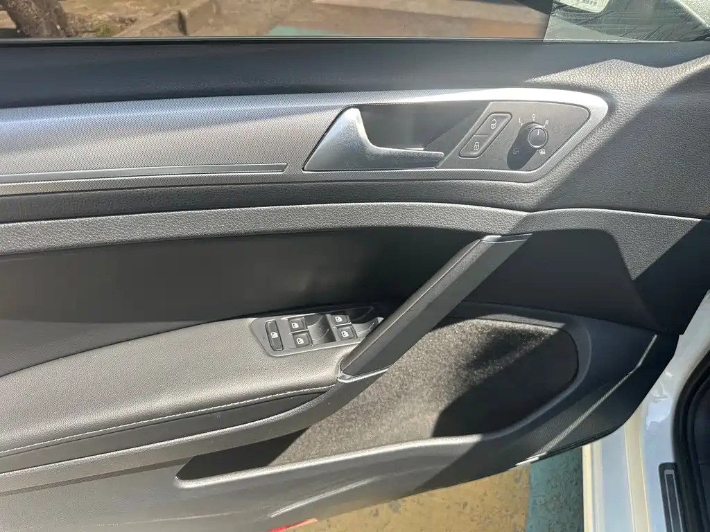 Volkswagen Golf 2019 1.6L Automatic Comfort Edition China V