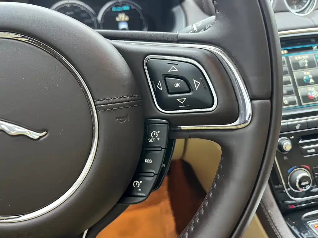 Jaguar XJL 2015 3.0 SC RWD Panoramic Business Edition