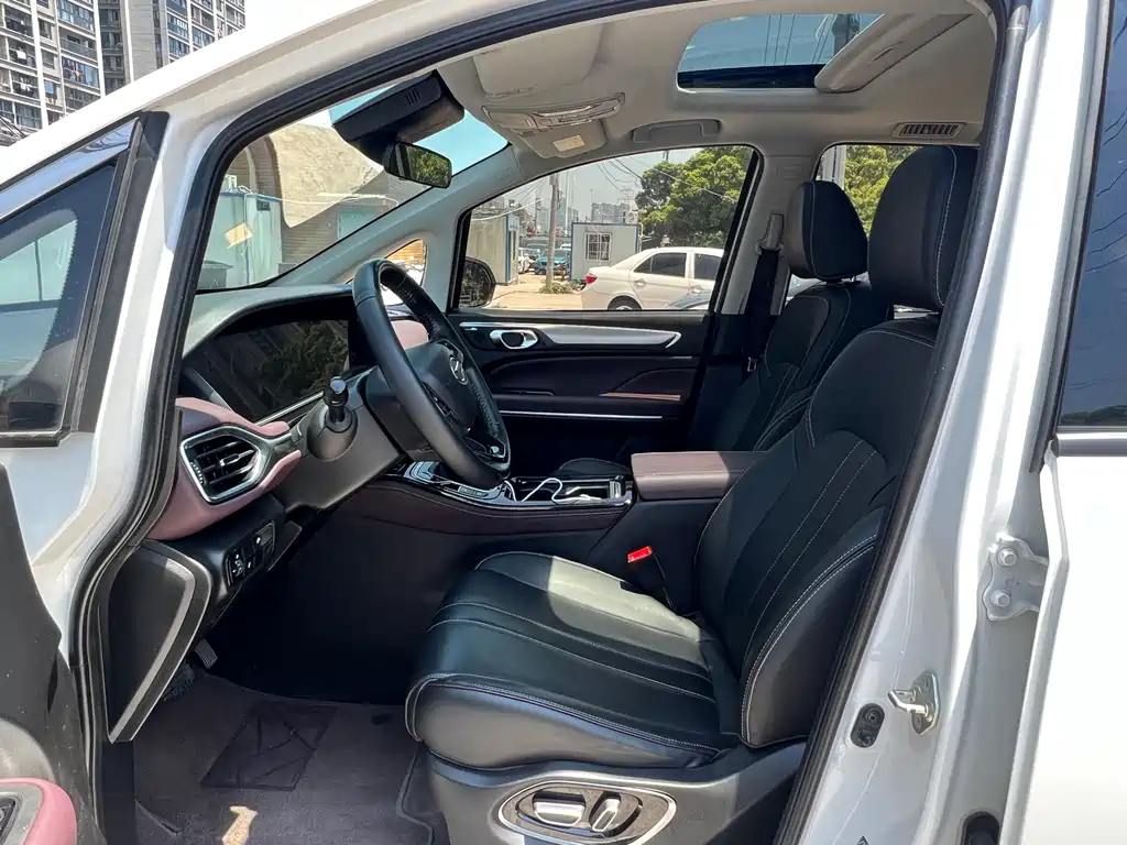 GAC Trumpchi M6 2023 PRO 270T DCT Luxury