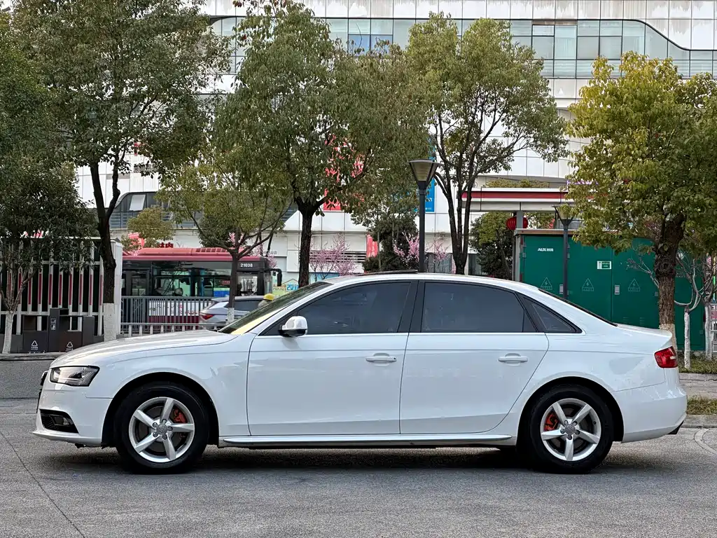 Audi A4L 2015 35 TFSI Automatic Standard