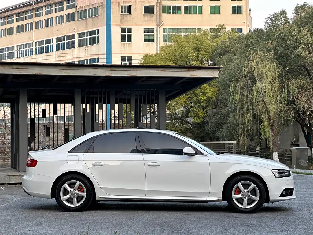 Audi A4L 2015 35 TFSI Automatic Standard