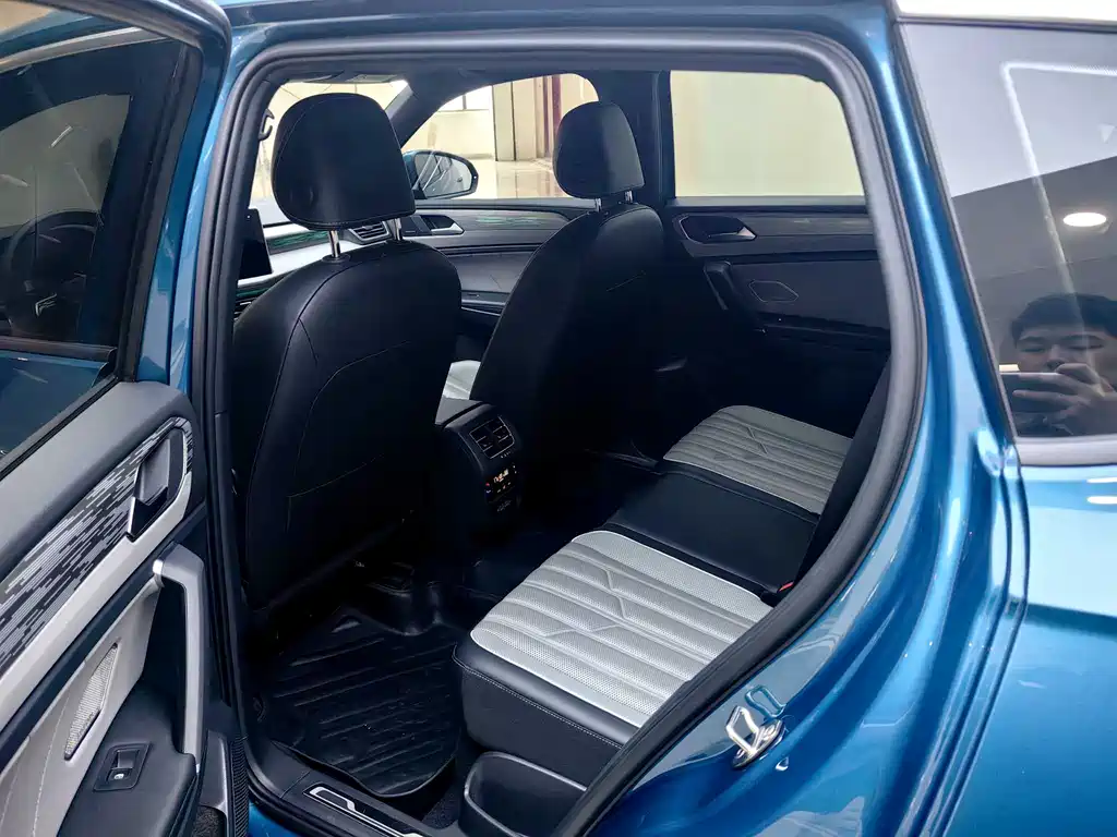 Volkswagen Tayron 2023 380TSI 4WD R-Line Pro