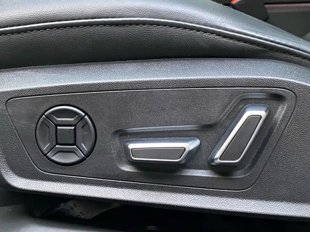 Audi A6L 2024 45 TFSI臻选动感型