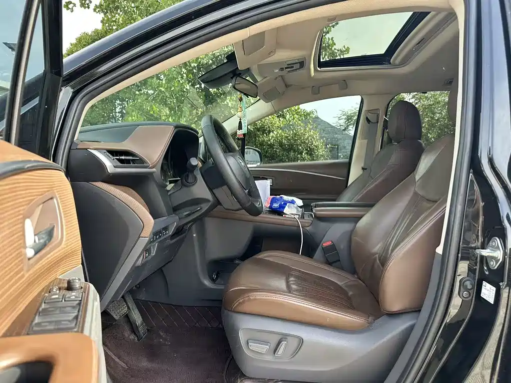 Toyota Sienna 2024 2.5L Hybrid AWD Premium