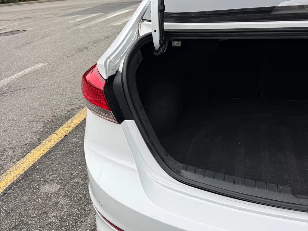 Hyundai Elantra 2020 1.5L CVT Zhixuan Elite