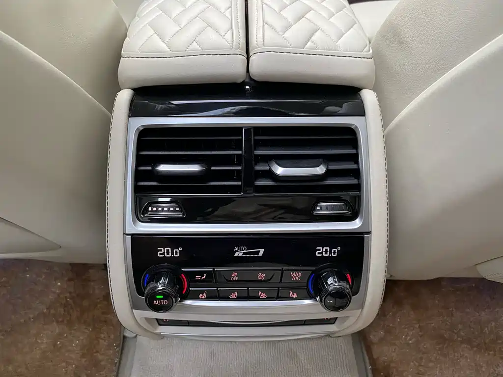 BMW 7 Series 2022 740Li xDrive Executive Luxury Package - фото 21