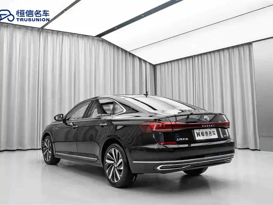 Volkswagen Passat 2022 330TSI Luxury Edition