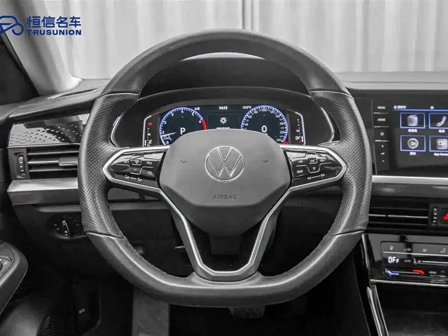 Volkswagen Passat 2022 330TSI Luxury Edition