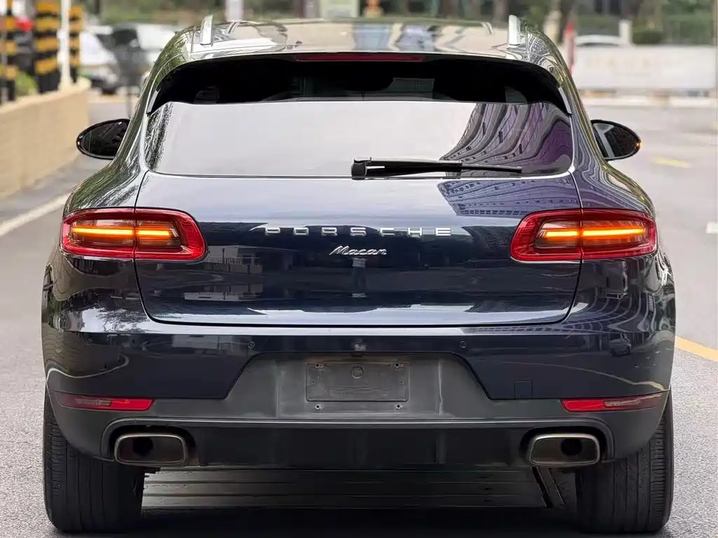 2017 Porsche Macan 2.0T