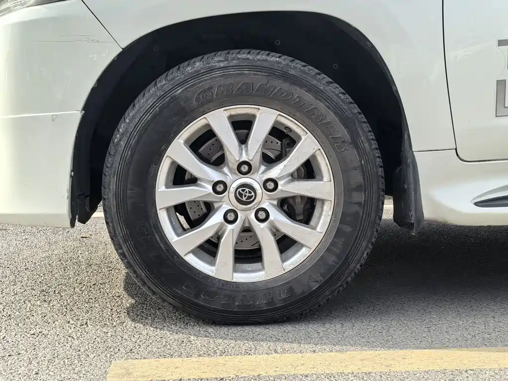 Land Cruiser (Import) 2019 5.7L VX-R