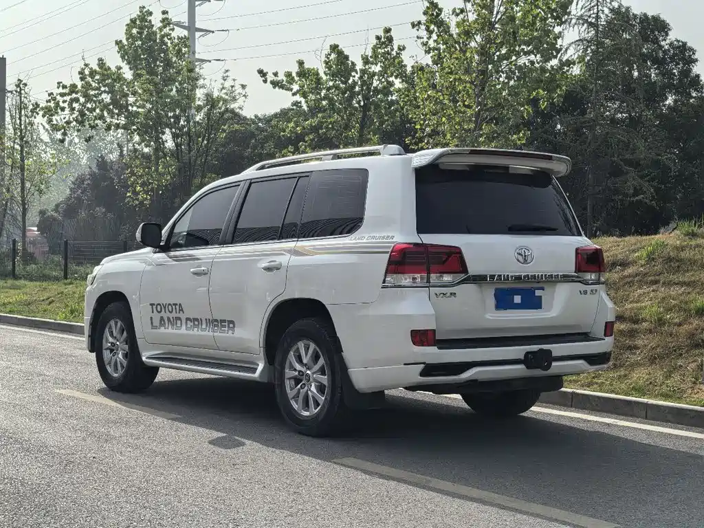 Land Cruiser (Import) 2019 5.7L VX-R