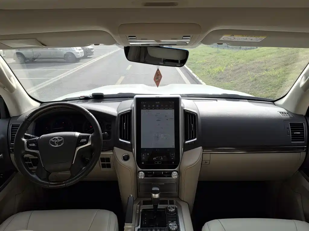 Land Cruiser (Import) 2019 5.7L VX-R