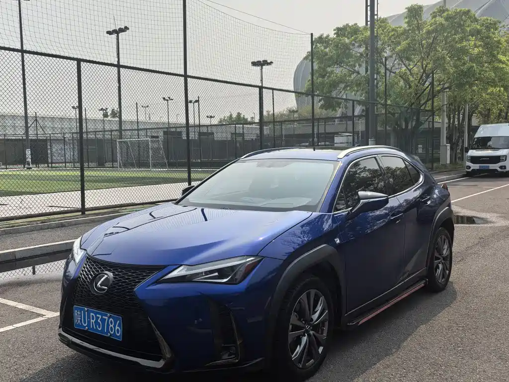 Lexus UX 2020 200 F SPORT
