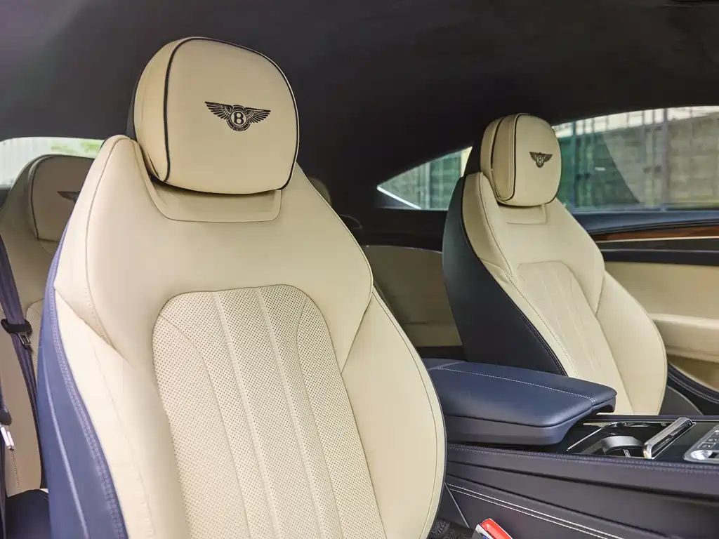 Bentley Continental GT 2022 4.0T V8