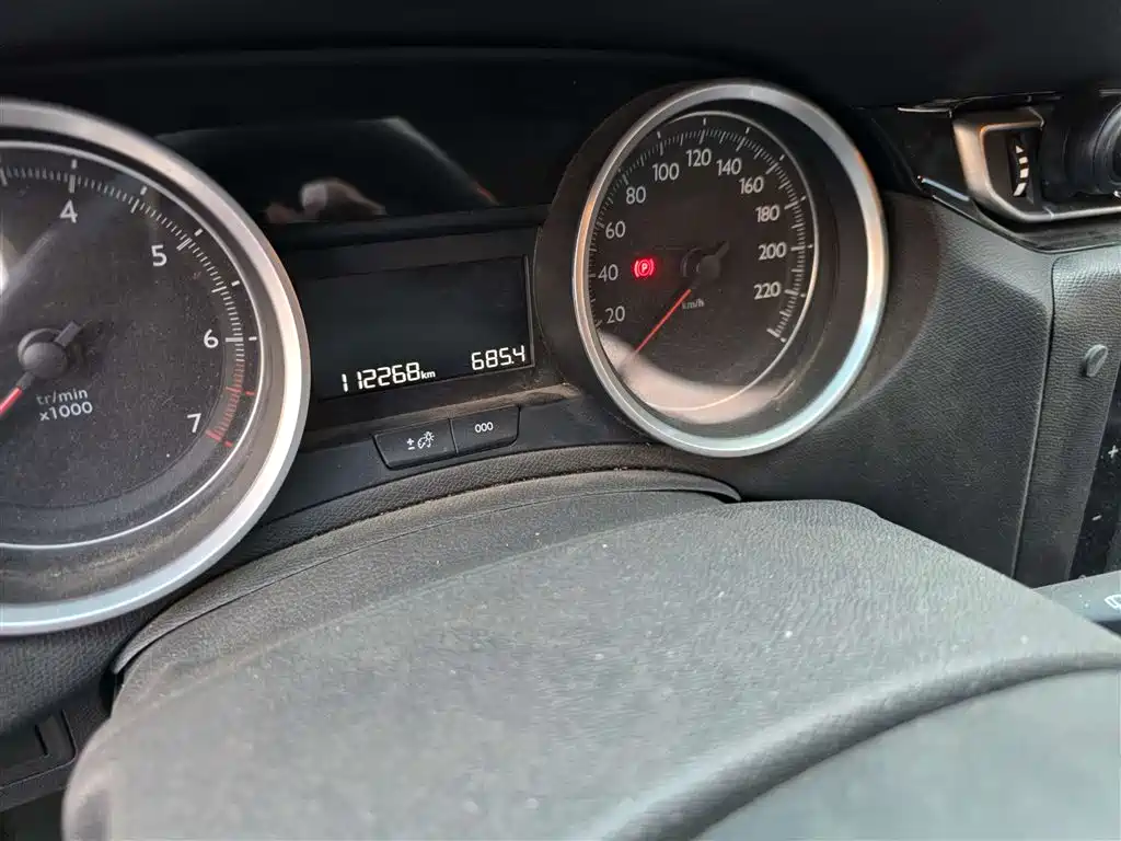 Peugeot 408