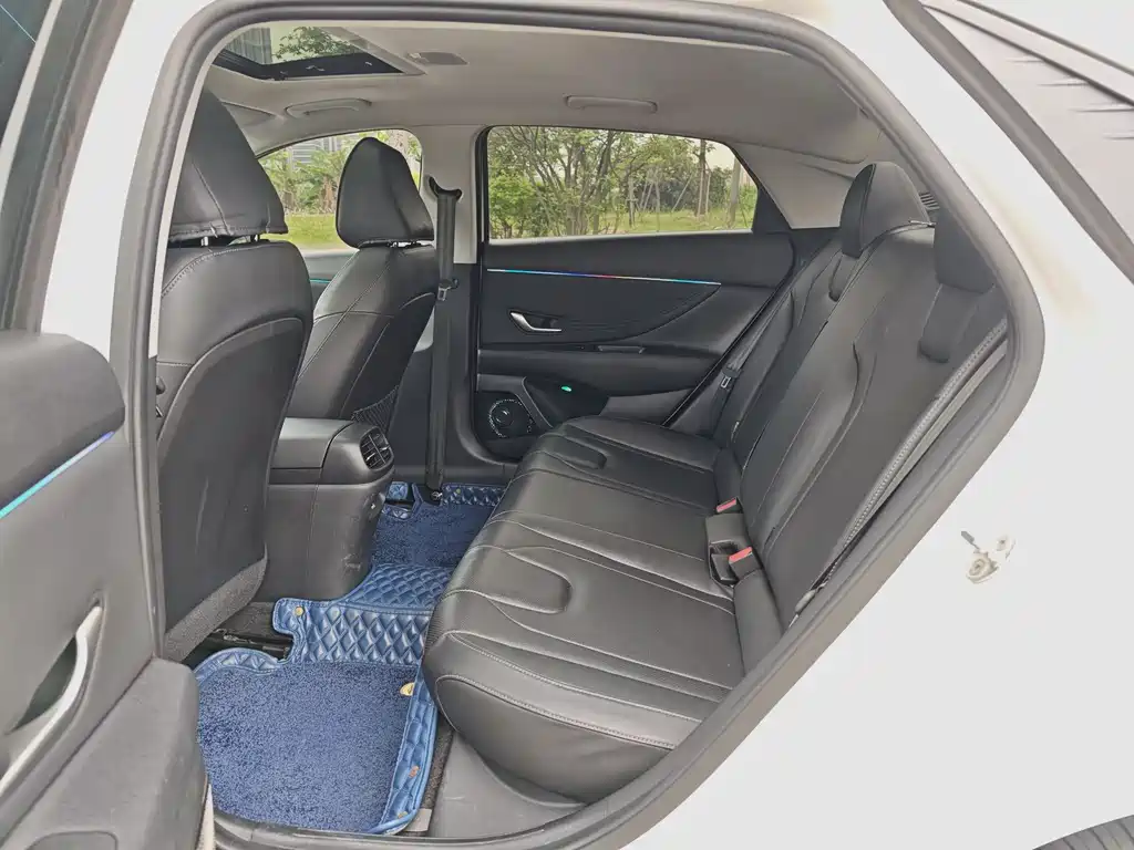 伊兰特 2022款 1.5L CVT LUX尊贵版