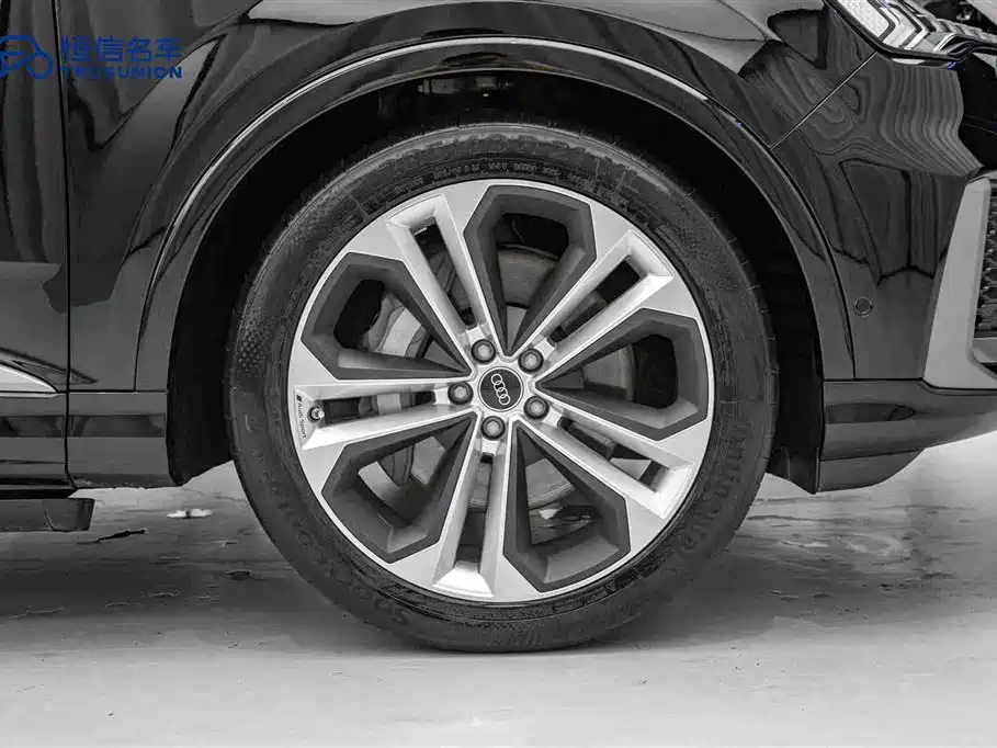 Audi Q7 2023 55 TFSI quattro S line Sport