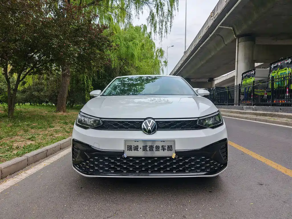 Volkswagen Lavida 2025 New Sharp 1.5L Outstanding Xinyi Edition