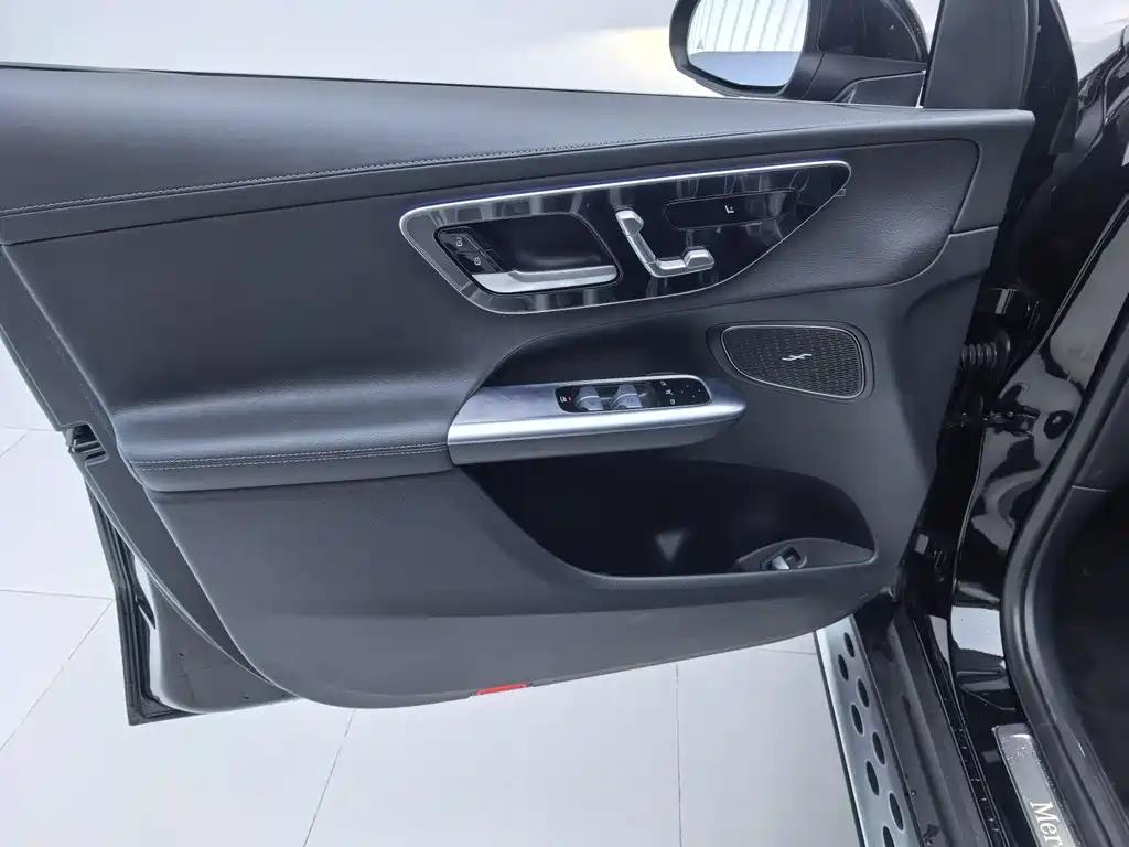 Mercedes-Benz GLC 260 L 4MATIC Dynamic 7-Seater 2024