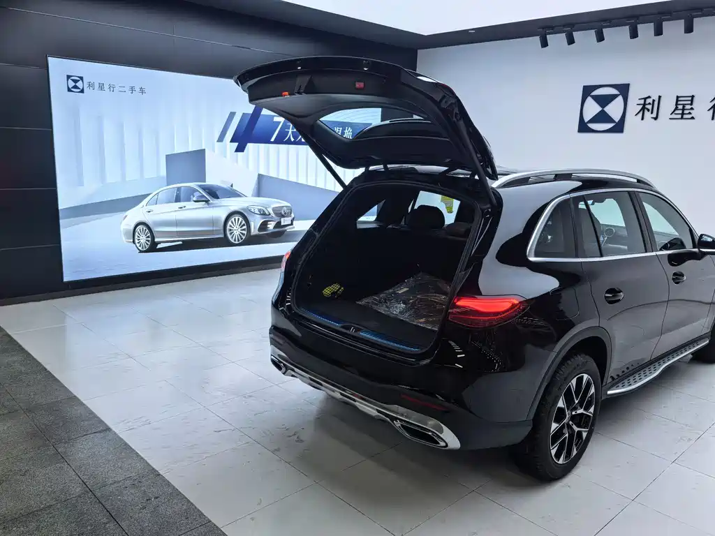 Mercedes-Benz GLC 260 L 4MATIC Dynamic 7-Seater 2024