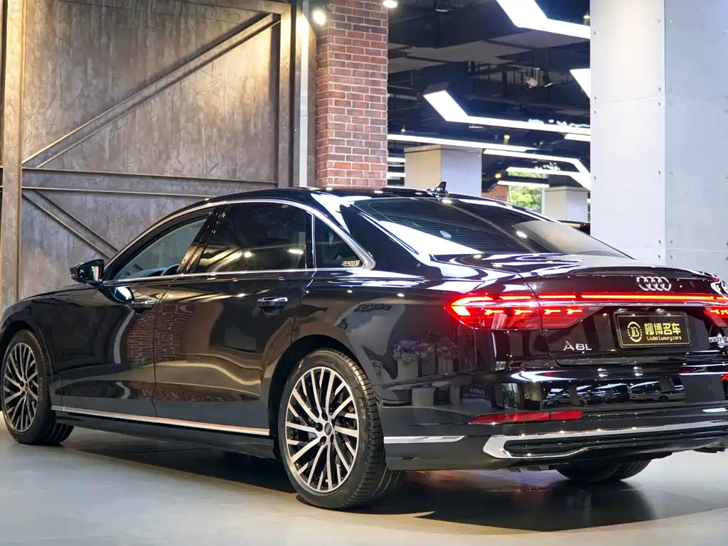Audi A8L 2025 55 TFSI quattro Flagship
