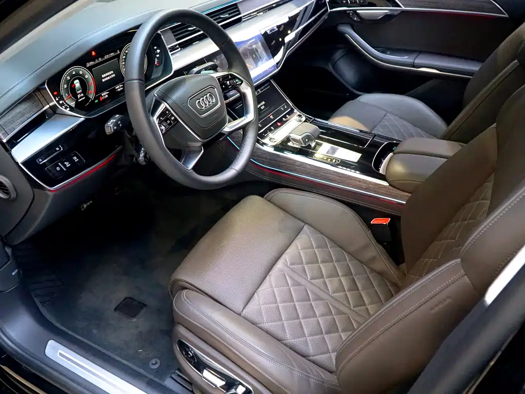 Audi A8L 2025 55 TFSI quattro Flagship