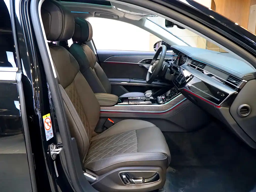 Audi A8L 2025 55 TFSI quattro Flagship