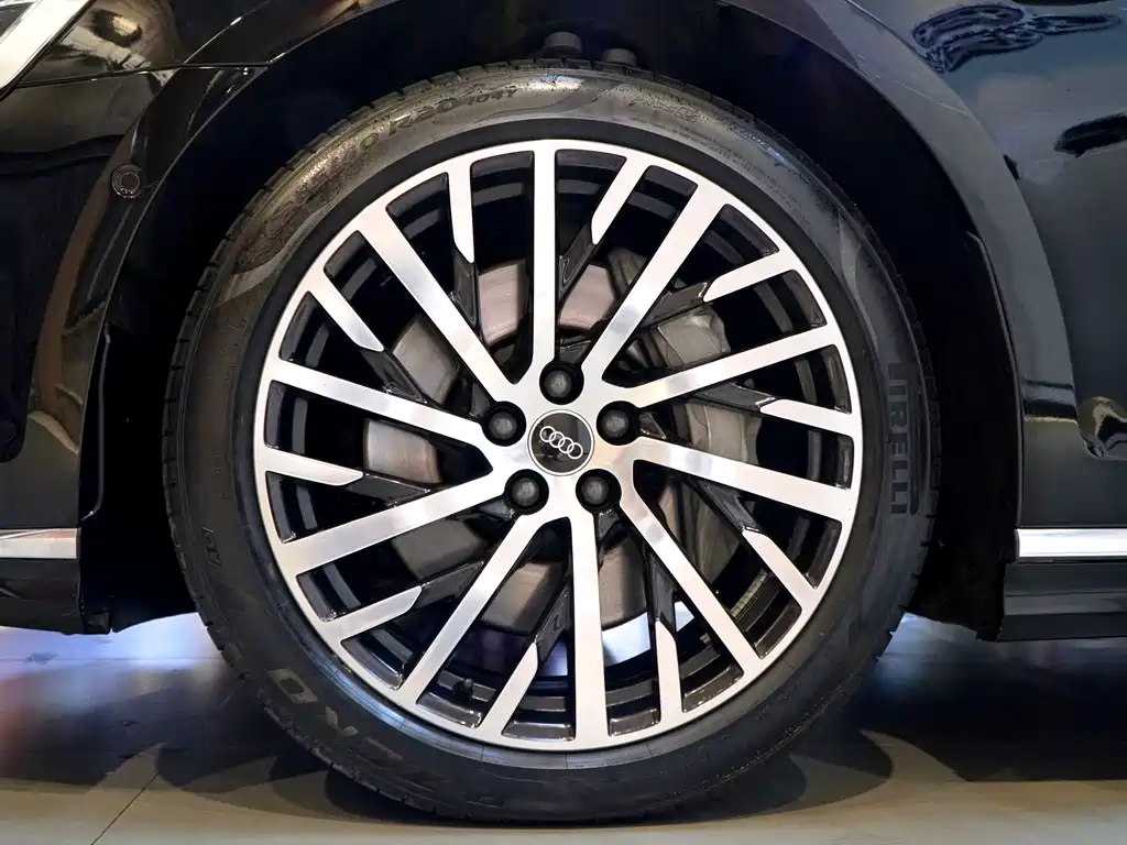 Audi A8L 2025 55 TFSI quattro Flagship