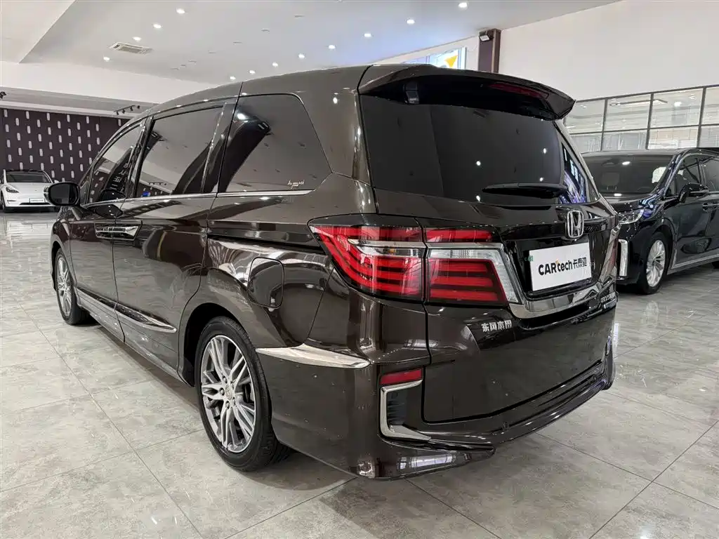 Honda Elysion 2019 2.0L Hybrid Luxury Edition
