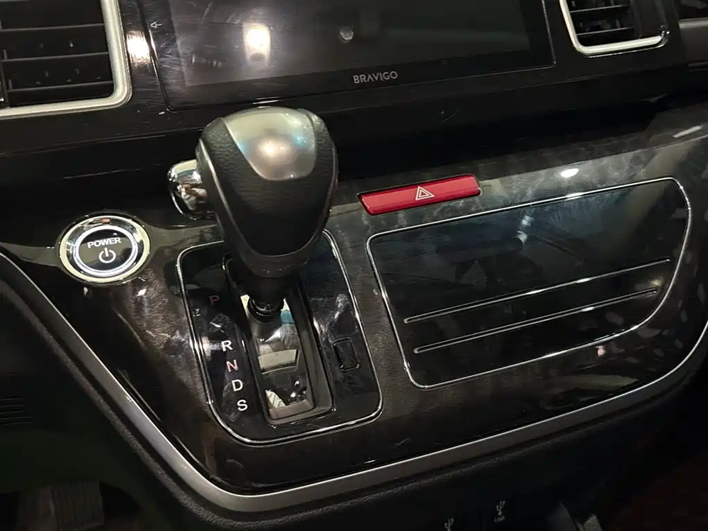 Honda Elysion 2019 2.0L Hybrid Luxury Edition