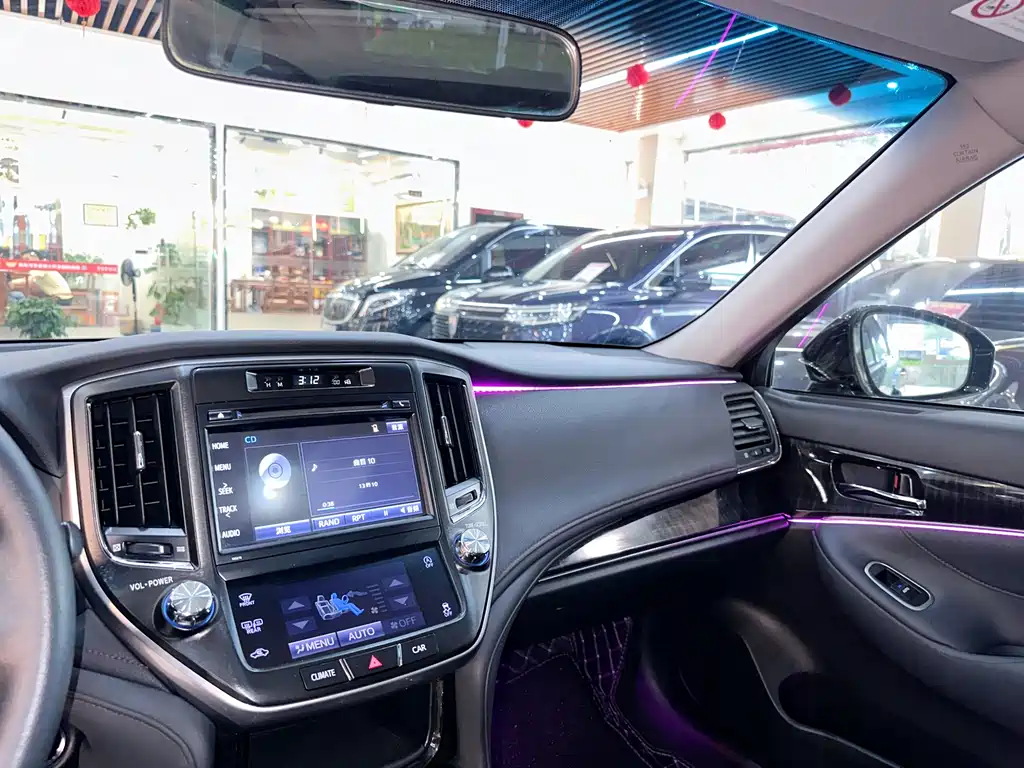 Toyota Crown 2015 2.0T Fashion Edition