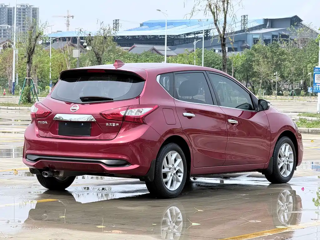 Nissan Tiida 2021 1.6L CVT Smart Edition