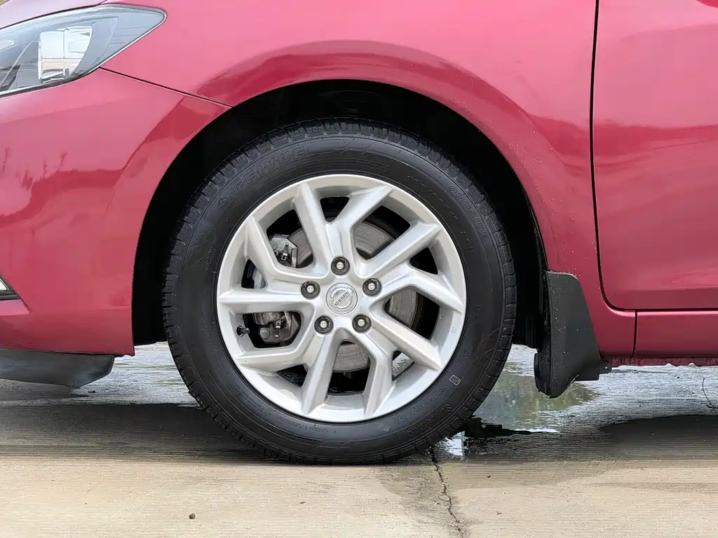 Nissan Tiida 2021 1.6L CVT Smart Edition