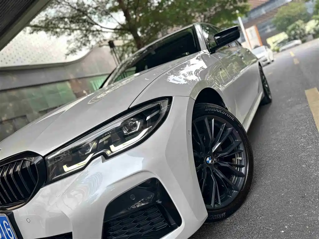 BMW 3 Series 2020 325i M Sport Night Edition - фото 12