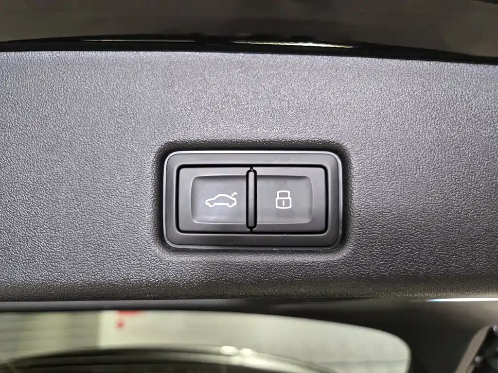 Audi Q5L 2026 2.0T Intelligent Hybrid Premium Edition