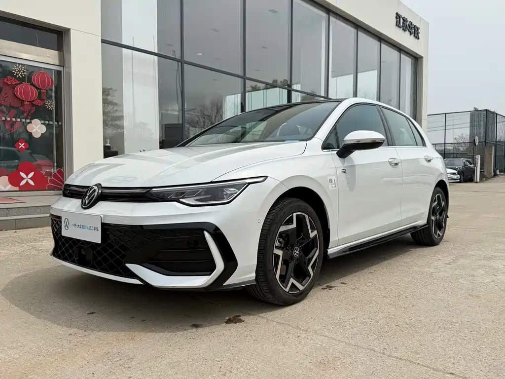 Golf 2025 300TSI R-Line