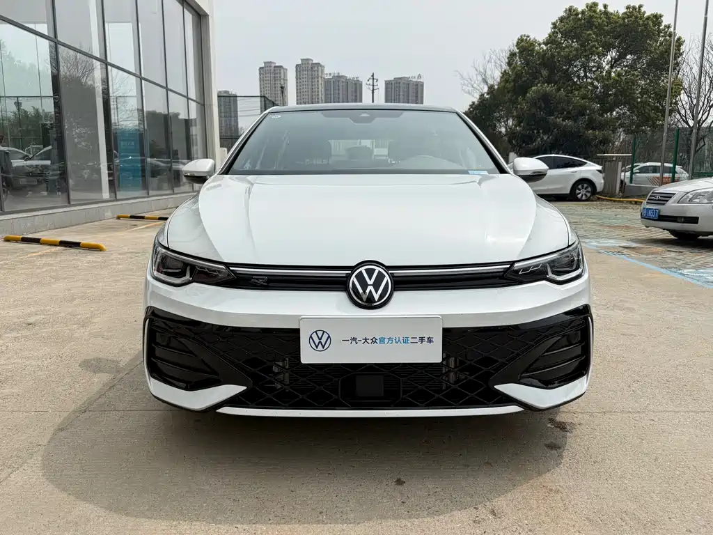 Golf 2025 300TSI R-Line