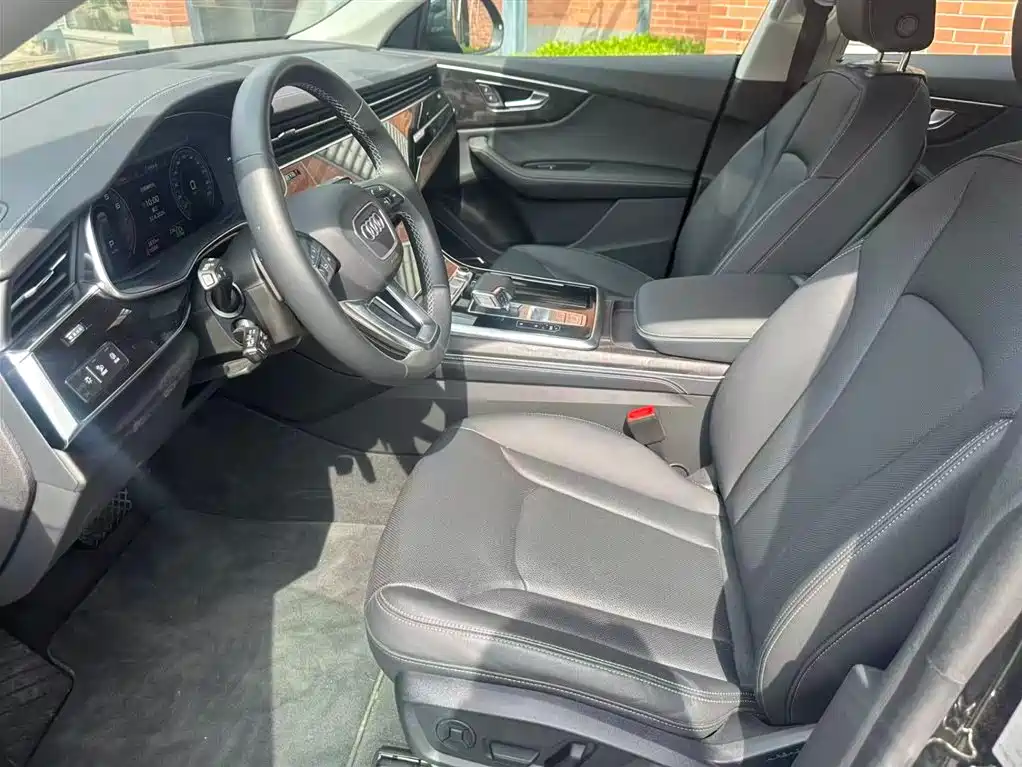 Audi Q8 2024 55 TFSI Luxury Dynamic