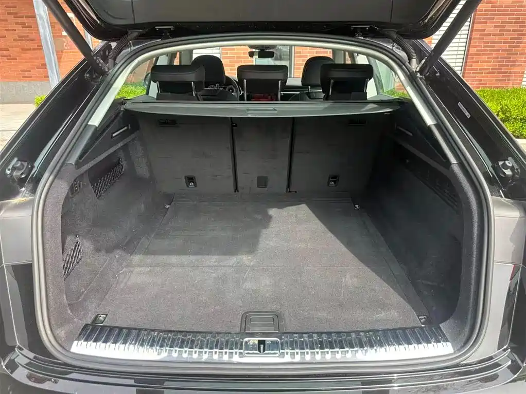 Audi Q8 2024 55 TFSI Luxury Dynamic