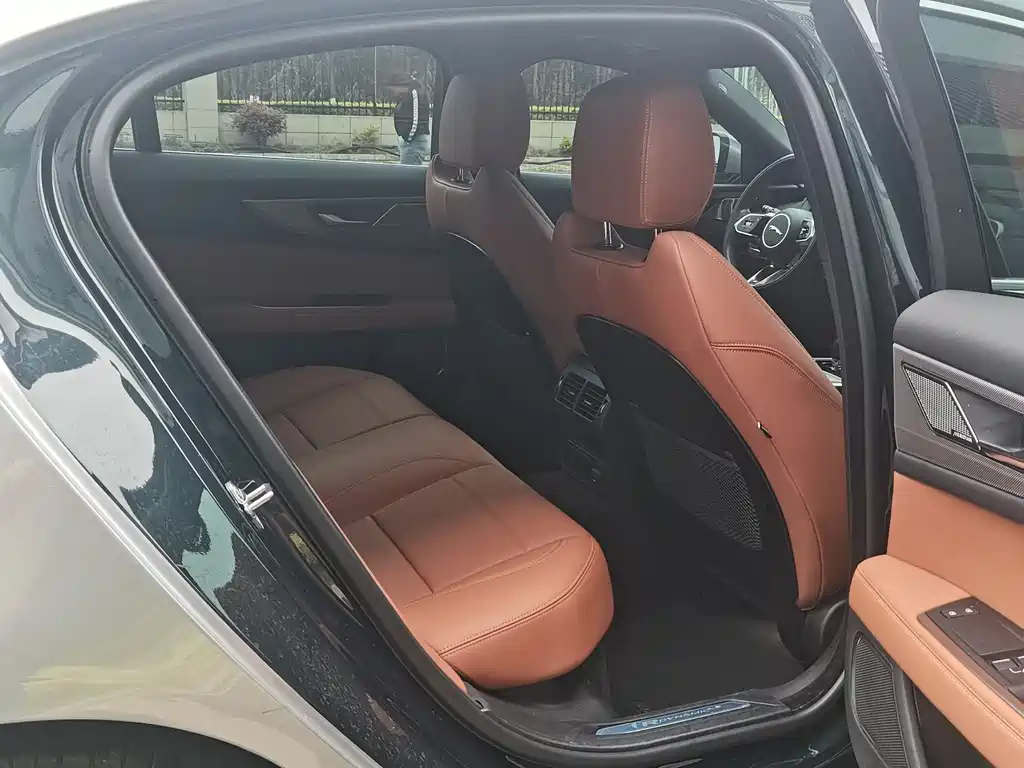 Jaguar XEL 2024 2.0T 250PS R-DYNAMIC S