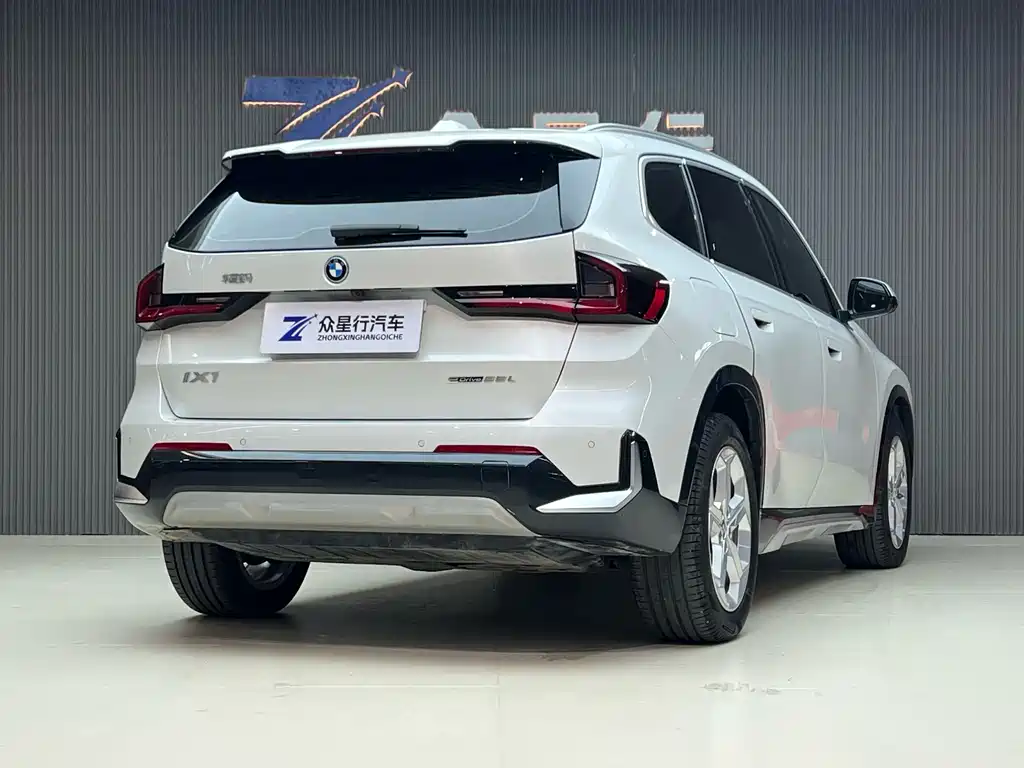 BMW iX1 2023 eDrive25L X Design Package