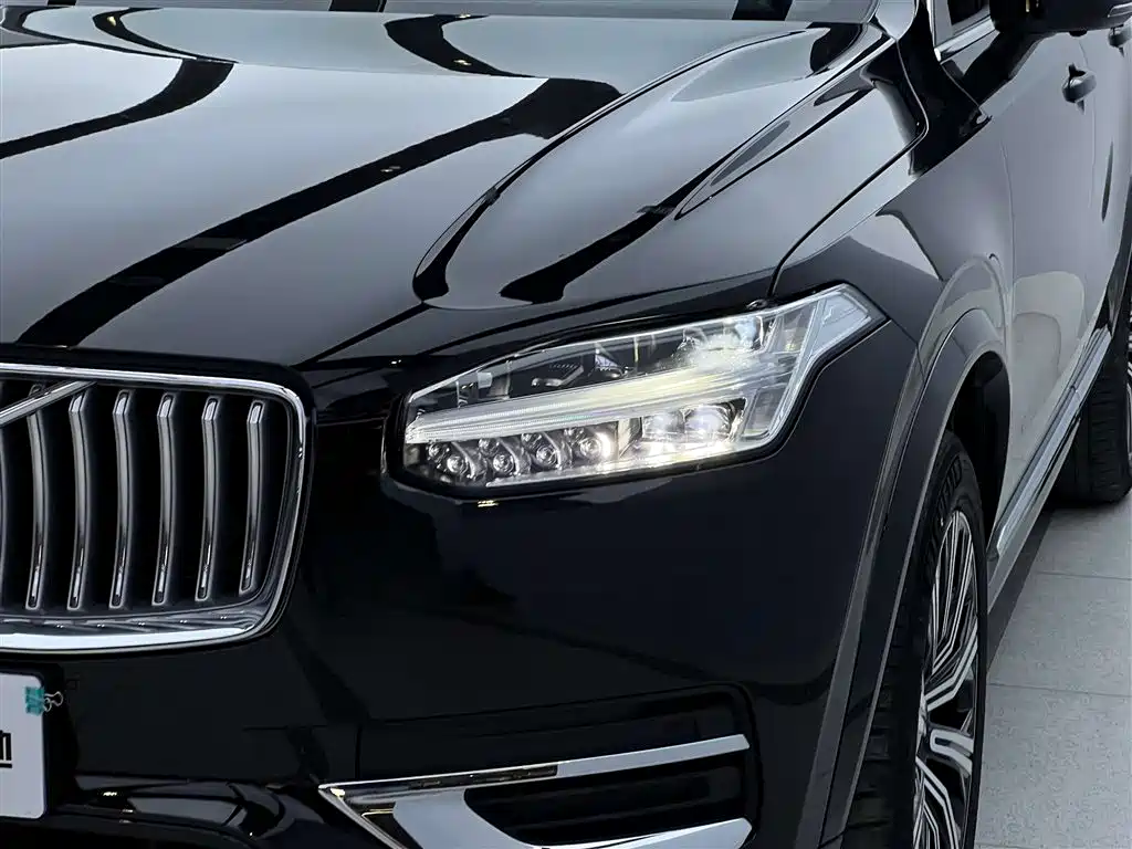 Volvo XC90 2023 B5 Momentum 7-seater